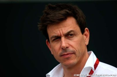 Pirelli, FIA should decide on Bahrain test - Wolff