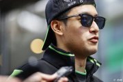 Zhou aurait ‘1 chance sur 2' de rester en F1… y compris comme 3e pilote ?