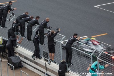Villeneuve compare Mercedes F1 avec Ferrari sous l’ère Schumacher