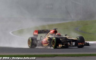 Lotus victime de la pluie à Sepang