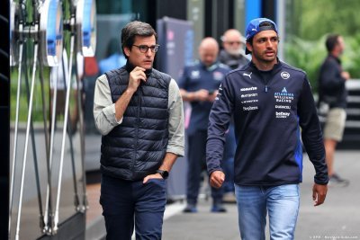 Le manager de Sainz raconte la quête ’épuisante’ d’un baquet l’an dernier