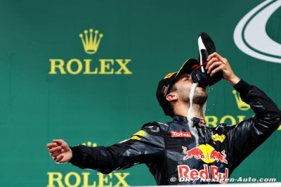 Ricciardo explique pourquoi il a bu du champagne dans sa chaussure