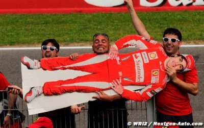 Alonso almost penalised for flag waving breach