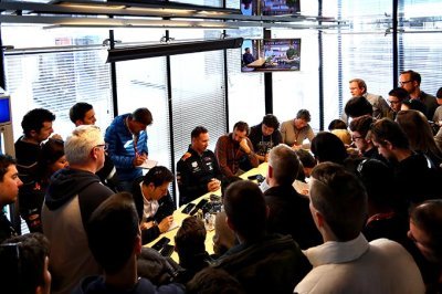 Après un lundi rassurant, Horner fait l’éloge de Honda et tacle Renault