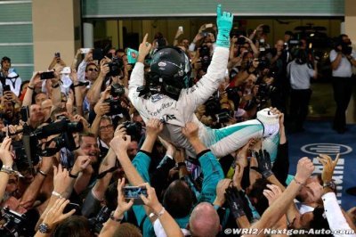 McNish&nbsp;: Rosberg aurait fait la même chose que Hamilton à Abu Dhabi