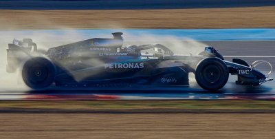 Pirelli F1 boucle deux jours d’essais à Magny-Cours avec Mercedes... et la pluie
