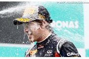 Vettel eyes Schumacher's consecutive wins record