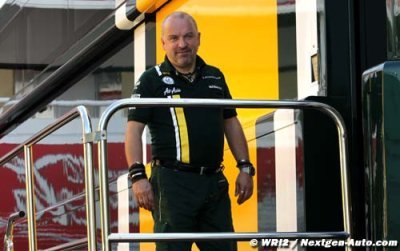 Gascoyne would choose Button over Hamilton