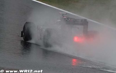 La course démarre après 17 tours sous voiture de sécurité