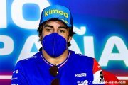 Alonso also hurt knee, shoulder in cycling crash