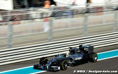  Mercedes-Benz celebrates one-two victory in the F1 drivers’ world championship