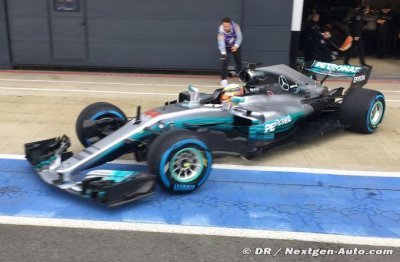 Mercedes donne officiellement naissance à sa W08 à Silverstone