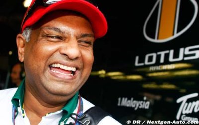 Lotus garde espoir et tacle Ferrari au passage