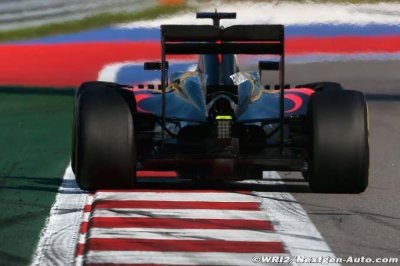 McLaren denies orange 2017 car ’leaked’