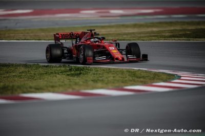 Vettel quickest on final day of testing but Hamilton closes in 