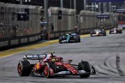 Hamilton provoque la furie d'Alonso et prend une pénalité