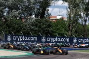 Verstappen résiste aux McLaren F1 et aux rebondissements et s'impose à Imola