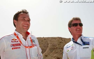 Les camions de matériel ont pris la route