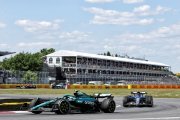 Alonso : Aston Martin F1 'doit se rapprocher des top teams'