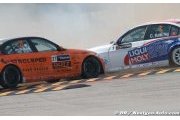 Barlesi and Weber watched by the stewards