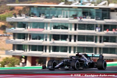 Hamilton dément cacher son niveau de performance le vendredi