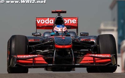 Button relaye Hamilton en tête du classement