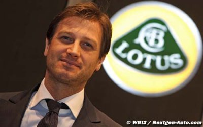 Renault to keep name, black livery in 2012