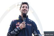 Alan Jones espère que Daniel Ricciardo ira chez Ferrari en 2017