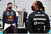 Ecclestone est 'personnellement heureux' que Hamilton n'ait pas remporté le titre
