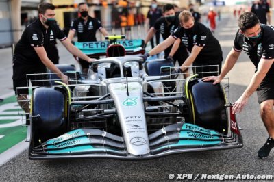 Mercedes F1 fait évoluer sa W13, qui se passe presque de pontons