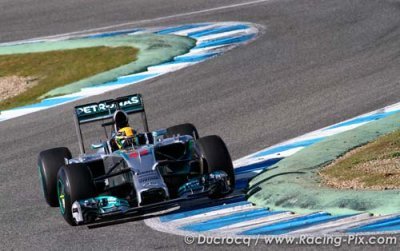 Lorenzo va piloter la Mercedes de Lewis Hamilton