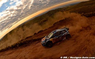 SS10-11: Ogier holds off pursuers