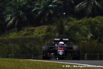 Les McLaren dans les points et sur un bon rythme