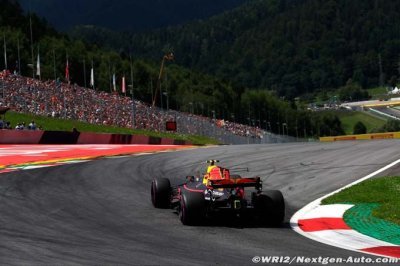 Verstappen victime de son embrayage et de Kvyat au départ