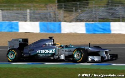 Hamilton réserve son jugement sur la F1 W04