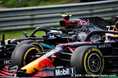 Verstappen has ’door open’ to Mercedes move