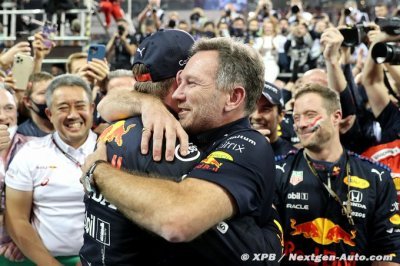 Horner&nbsp;: Un titre plus ’gratifiant’ grâce à Hamilton et Mercedes F1