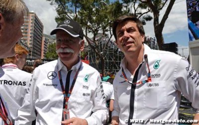 Zetsche&nbsp;: Mercedes a accru ses ventes grâce à la Formule 1