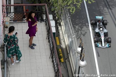 Hamilton ’not concentrated’ in 2018 - Ecclestone