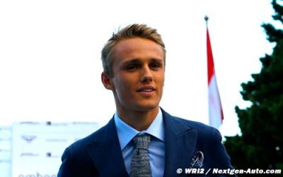 Chilton, chanteur de boys-band&nbsp;?