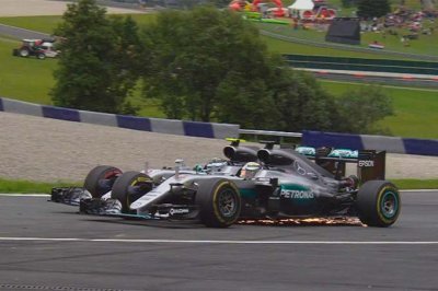 Niki Lauda réagit à l’accident de ses deux pilotes