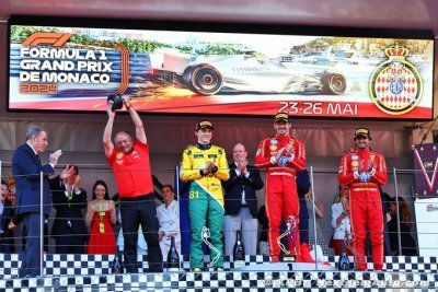 Vasseur&nbsp;: Leclerc mérite la victoire après une course ’sous contrôle’
