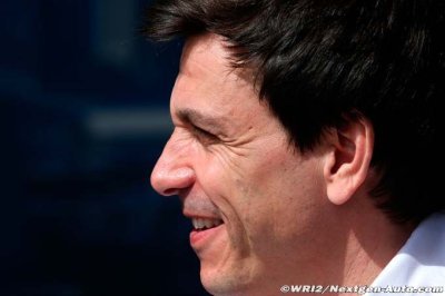 McLaren contract stopped Alonso talks - Wolff