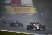 Alfa Romeo vraiment maudite à Imola : un tear-off a ruiné le GP de Giovinazzi 