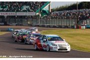 Shanghai, Course 1 : Chilton s'impose dans le dernier tour