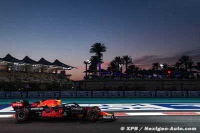 Verstappen signe la pole devant Hamilton à Abu Dhabi