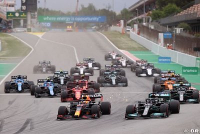 Dépassement au départ&nbsp;: Verstappen ‘n’a pas peur d’engager le combat’ face à Hamilton 