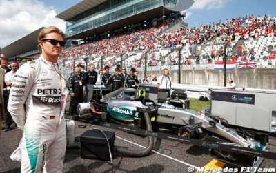 Rosberg contract talks only in summer - Wolff