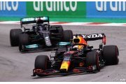 Hamilton now needs to 'fight so hard' - Verstappen