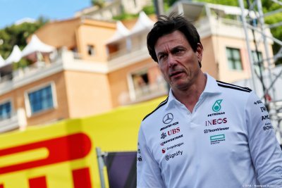 Mercedes F1&nbsp;: Wolff confirme discuter encore avec Verstappen mais l’espoir diminue